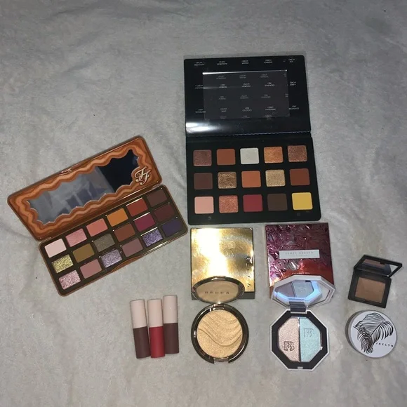 Makeup Bundle♥️ - Picture 1 of 3